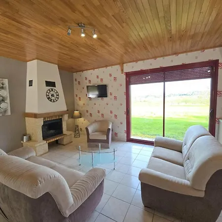 Maison De Plain-pied Avec Cheminee Et Wifi A - Fr-1-616-3 Holiday home